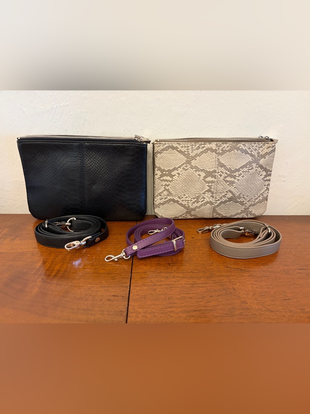 Thirty-One Jewel Street Style Putty Snake and Black with extra crossbody strap